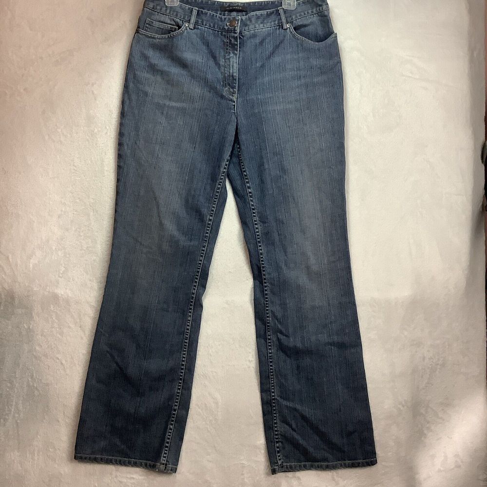 Elie Tahari Jeans Women's measures 36 inch waist x 31.5 L, blue